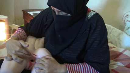 Une femme égyptienne a un plan à trois cocu avec son beau-fils et sa poupée sexuelle Tantaly