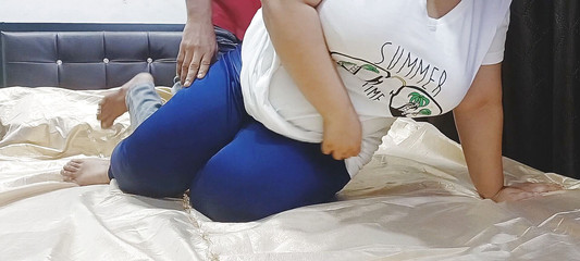 Petite amie indienne BBW, seins énormes, cul énorme, se fait baiser - Angle différent