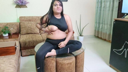 Le plus jeune a envoyé sa chatte plus âgée pour baiser