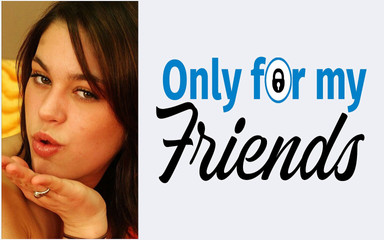 Ma copine, une salope de 18 ans pleine de poils sur la chatte désireuse d'utiliser des jouets sexuels et de se toucher avec ses doigts