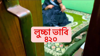 Desi Bhabhi indien profite de la baise de son voisin