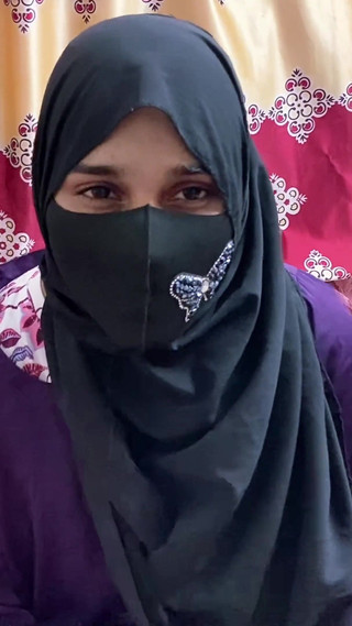 Ma demi-soeur sexy rencontre son petit ami pour la Saint-Valentin