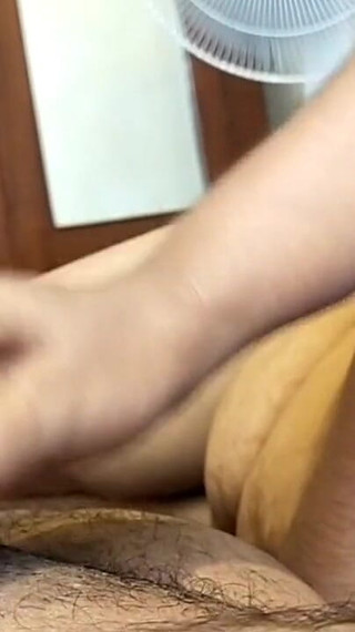 Femme au foyer indienne tamoule Desi Mallu