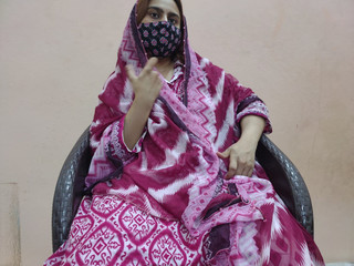 Beau-père veut jouir sur mon ventre