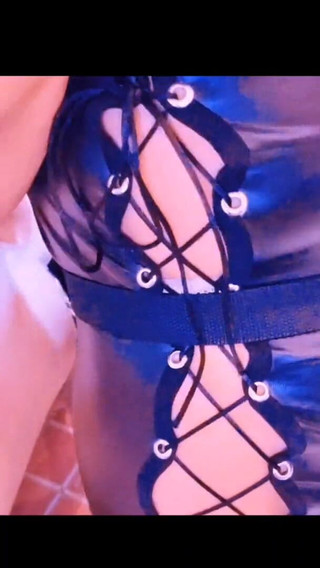 Une Égyptienne baise un gars qui livre des commandes chez elle -