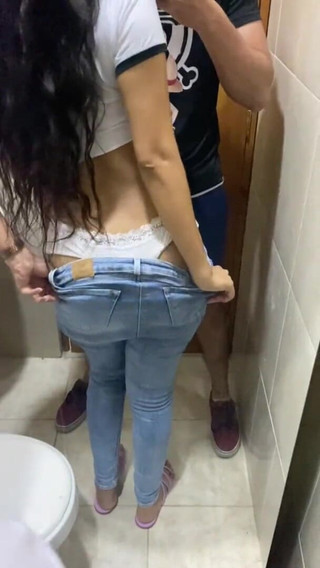 Sexe arabe, sa grosse bite remplit ma bouche et ma chatte