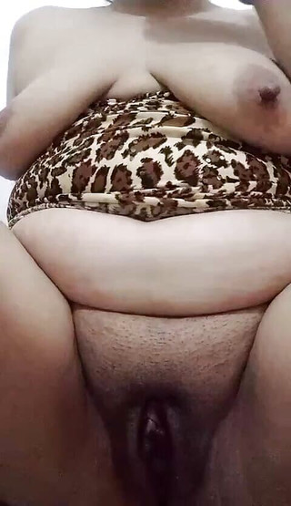 Putain de fille égyptienne.