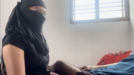 Une fille musulmane tamoule a baisé son client et une pipe