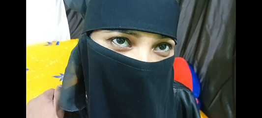 La femme musulmane d'un ami a appelé à la maison et a apprécié son cul