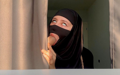 Professeur de gorge profonde musulmane salope