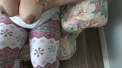 Femme égyptienne coquine suce une bite