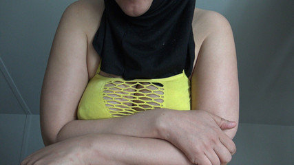 Femme cocu égyptienne aux gros seins à Londres