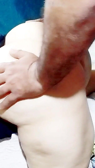 Baiser mon fiancé dans le cul