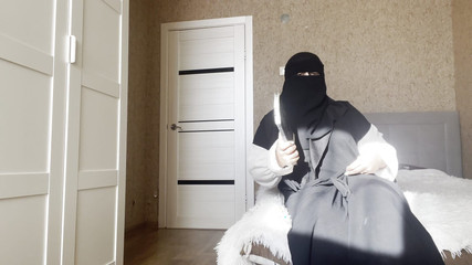 Belle-mère arabe chaude en collants