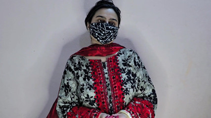 Ramassé au hasard une belle fille sur la place Urdu Audio