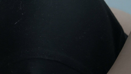 Des lesbiennes musulmanes se lèchent la chatte en secret
