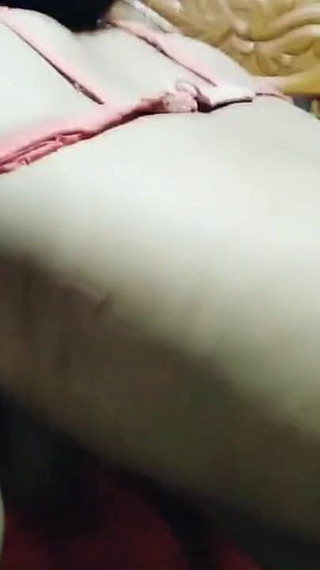 Bonjour mon ami, je fais une belle vidéo pour vous. Vidéo porno indienne numéro un du Bangladesh, continuez à regarder et à aimer.