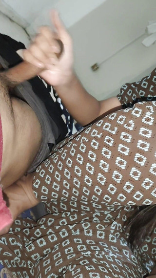 Une fille musulmane hijabi baise un mec hindou pour s'amuser