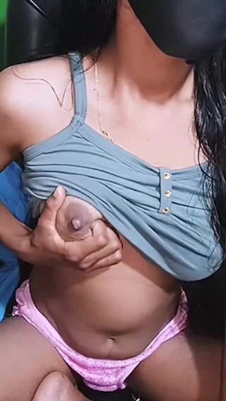 Desi Fille Se Doigte La Chatte