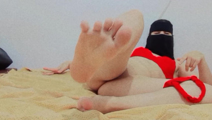 Branlette de fille arabe. Positions sexy