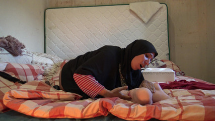 Beurette marocaine veut avoir des relations sexuelles lesbiennes avec des filles