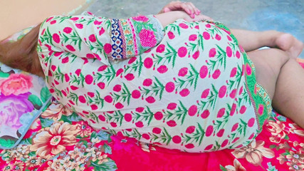 Ma belle demi-soeur mariée rentre seule à la maison-hindi Audio