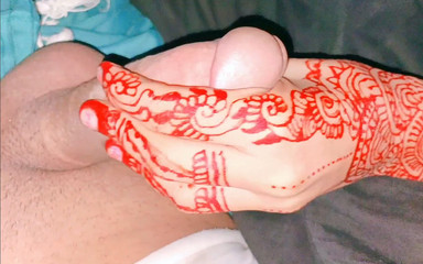 Belle fille sexy baise la chatte serrée