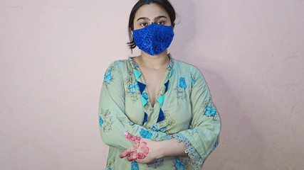 Je suis venu percevoir le loyer mais elle a attrapé mon pénis (hindi Dirty Talk)