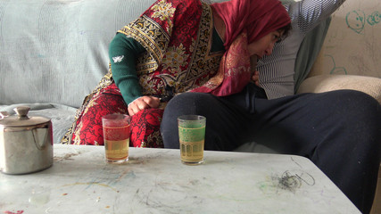 Un immigrant musulman turc a des relations sexuelles avec une grosse bite noire