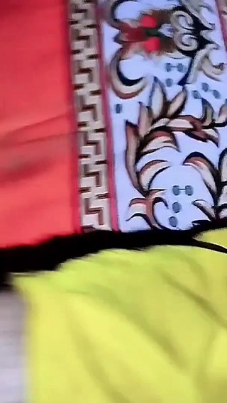 Sexe en plein air Indian Village Girl baise dur avec son petit ami Vidéo XXX