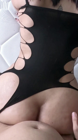 Italien de 18 ans - Donne-moi toute ta bite, je suis excitée !