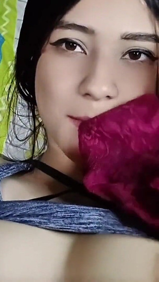 Je demande à mon beau-frère d'être mon parrain et en retour il me demande de me remplir le cul de sperme