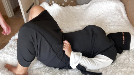 Doux sons de Kuni d'une fille arabe