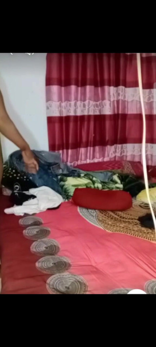 Desi Horny Bhabhi baisée durement par son mari.