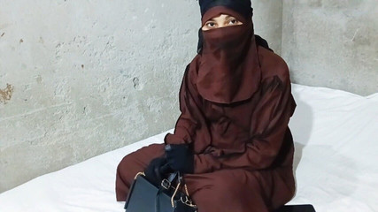 Une petite amie musulmane est allée voir son petit ami pour avoir une chatte spéciale