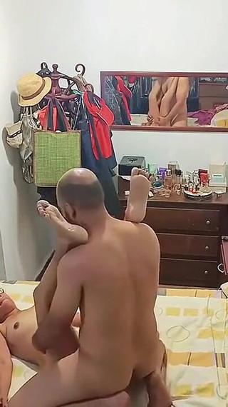 Swingersamateur40 trompe son mari à l'hôtel avec son amant. Elle lui dit qu'elle est au spa.