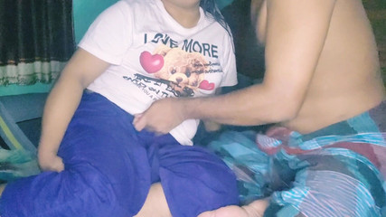 Desi Bhabhi a des relations sexuelles avec son copain