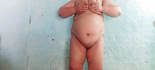 Retirez l'eau de la bouteille et mettez la bouteille à l'intérieur