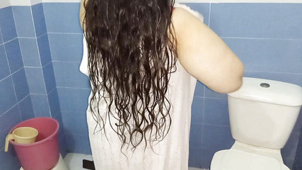 Magnifique BBW Desi Sexy Chubby Bhabhi Netu Nue se baignant avec douche d'eau chaude