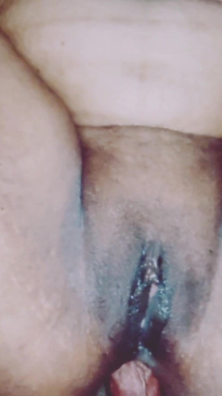 Gros plan anal pour la première fois, Bhabi indien a commencé à pleurer douloureusement