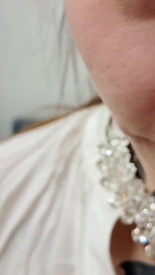 Demi-soeur iranienne baisée par son demi-frère en chaleur