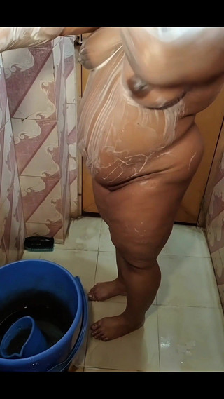 Desi Horny MILF Bhabhi Doigté