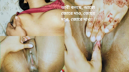 La voisine indienne Bhabhi a satisfait l'orgasme de ses collègues mari