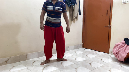 J'ai embrassé la femme de mon demi-frère aîné et j'ai commencé à baiser