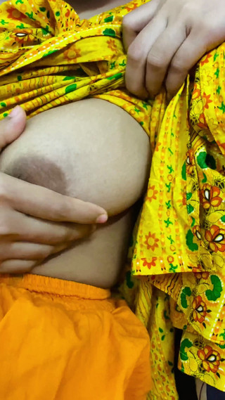 Desi Bhabi a besoin d'être entendue en train de baiser