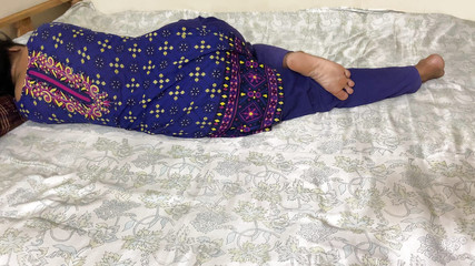 Desi Bhabhi a eu de vraies relations sexuelles avec Dever dans la chambre