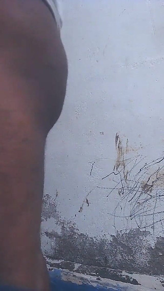 Dame sexy suce une grosse bite