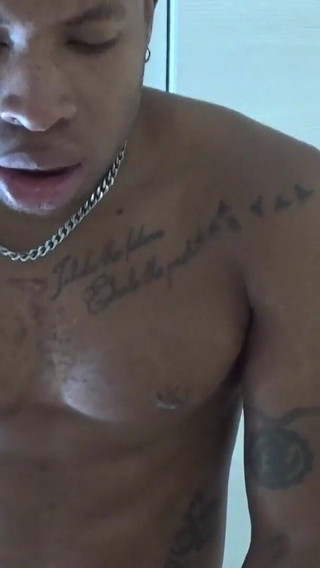 Femme secrétaire arabe cocu baisée par la BBC après le travail