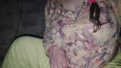 Je baise ma Bhabhi dans la salle de cuisine quand elle cuisine