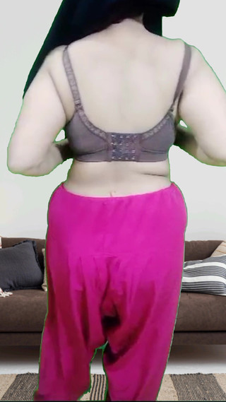 Liban Hijab Girl Desi Sexy Montrant De Gros Seins